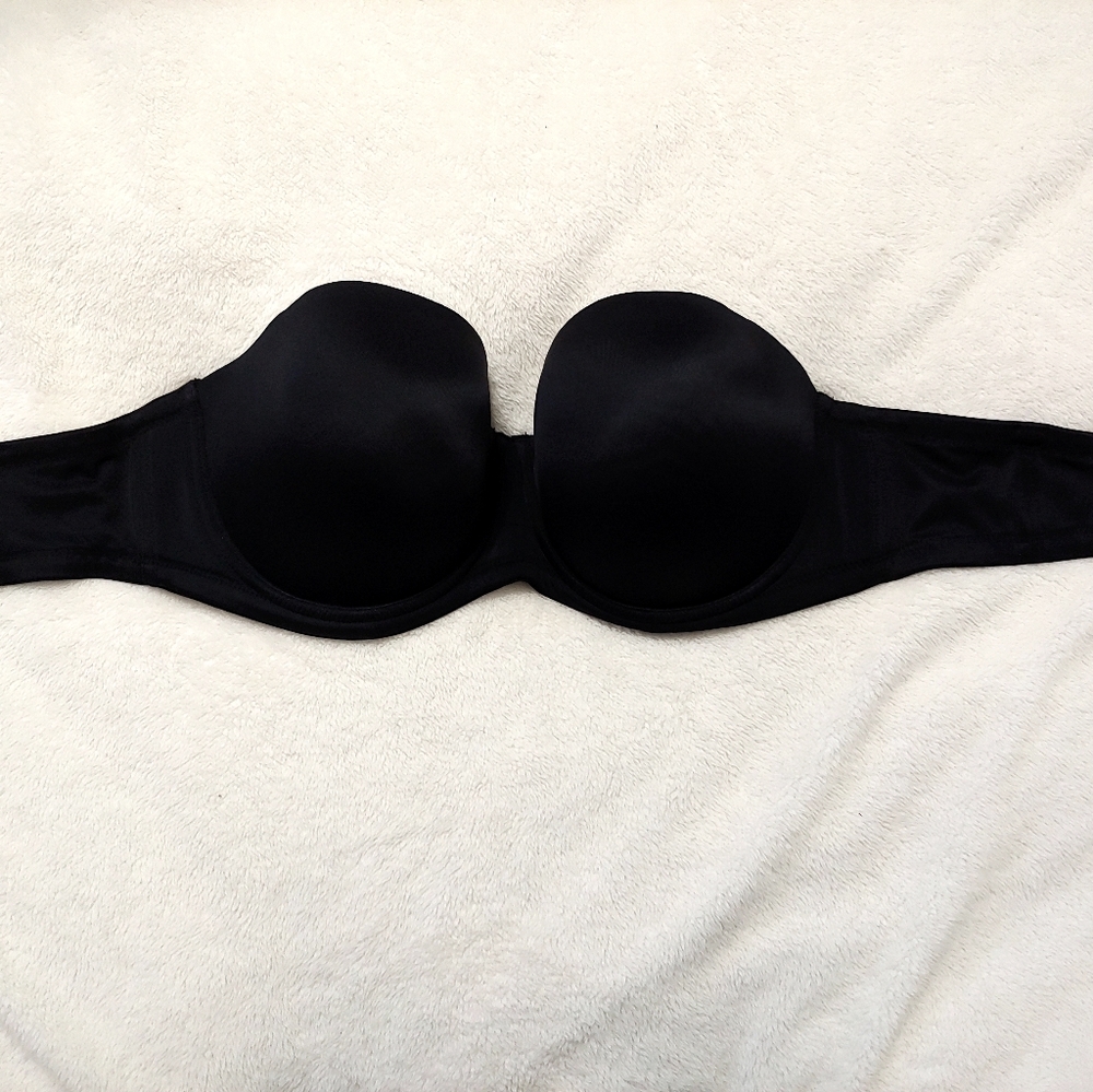 38DD strapless bra by Delicates